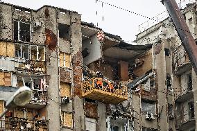 Emergency works at Odesa apartment block damaged by Russian drone attack on May 1